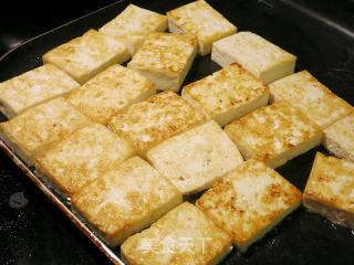 砂煲肉末焖豆腐的做法步骤：1