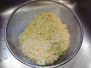 苦瓜肉片炒面的做法步骤：5