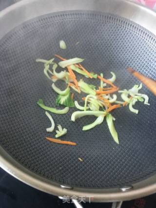 鲍鱼炒面的做法步骤：8