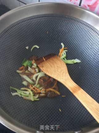 鲍鱼炒面的做法步骤：10
