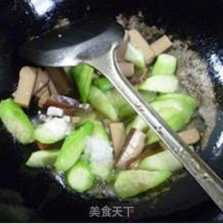 鸡蛋干炒丝瓜的做法步骤：7