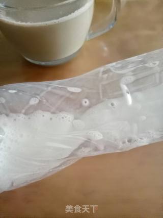 椰奶拿铁咖啡的做法步骤：4