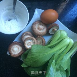 青菜香菇蛋花羹的做法步骤：1