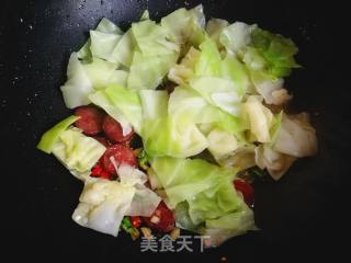 包菜炒腊肠的做法步骤：6