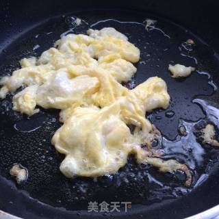 酸豇豆蛋炒饭的做法步骤：4