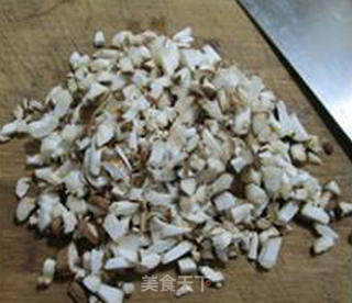三鲜馅春卷的做法步骤：6