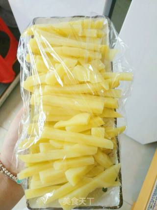 自制薯条????的做法步骤：2