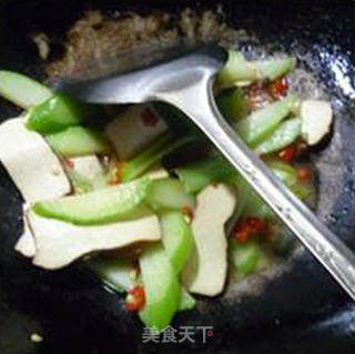 剁椒香干炒芥蓝的做法步骤：11