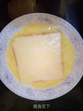 自制零食＃肉松吐司卷的做法步骤：3