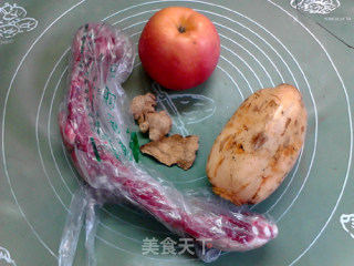 莲藕苹果排骨汤的做法步骤：1