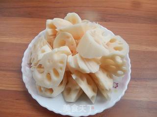 砂锅莲藕炖鸭肉的做法步骤：2