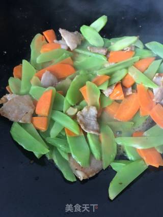 肉片炒莴笋的做法步骤：4