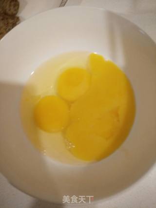 鸡蛋炸酱面的做法步骤：2