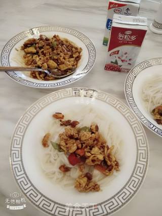 鸡蛋炸酱面的做法步骤：12