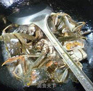 炒毛蟹的做法步骤：6