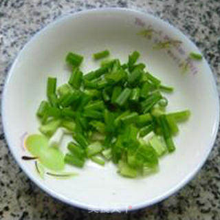 淡菜肉炒葱鸡蛋的做法步骤：3