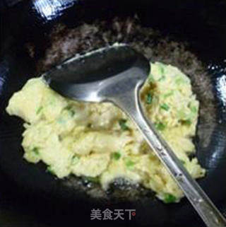 淡菜肉炒葱鸡蛋的做法步骤：8