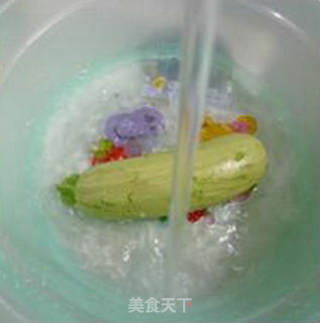清炒香菇西葫芦的做法步骤：5