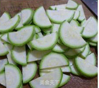 清炒香菇西葫芦的做法步骤：6