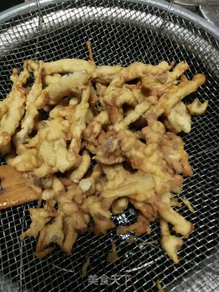 酥炸海鲜菇的做法步骤：7