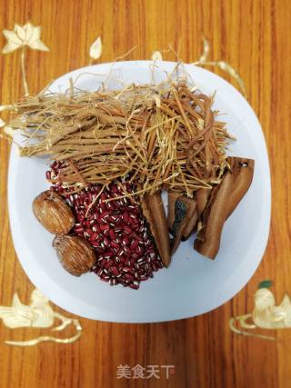 灵芝鸡骨草茶的做法步骤：1