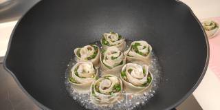 香煎玫瑰饺子的做法步骤：8