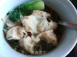 鲜肉虾仁馄饨的做法步骤：1