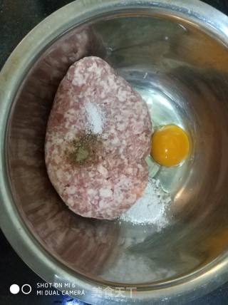 番茄粉丝圆子的做法步骤：1