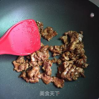 牛肉炒河粉的做法步骤：5