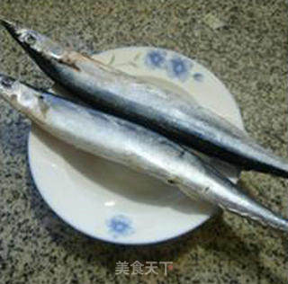 红烧秋刀鱼的做法步骤：1