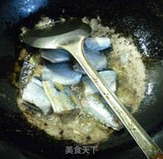 红烧秋刀鱼的做法步骤：6