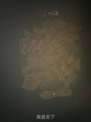 酸辣肥肠的做法步骤：3