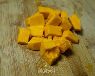 南瓜二米粥的做法步骤：1