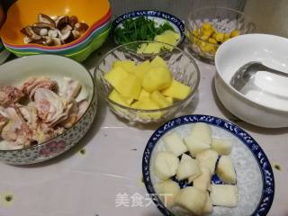 板栗炖鸡(焚忧菜谱)的做法步骤：1