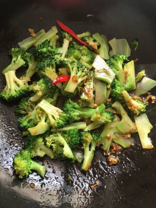 蒜香西蓝花的做法步骤：10