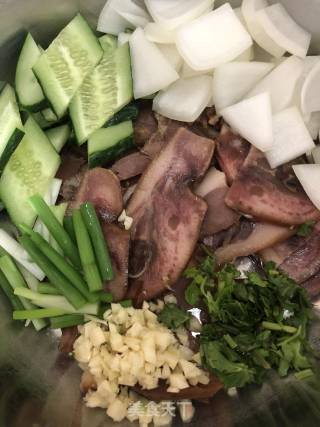 凉拌香辣猪头肉的做法步骤：1