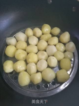 椒盐小土豆的做法步骤：2