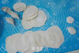 西葫芦韭菜鸡蛋馅水饺的做法步骤：6