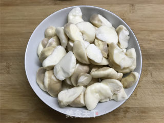 清炒菱角的做法步骤：2