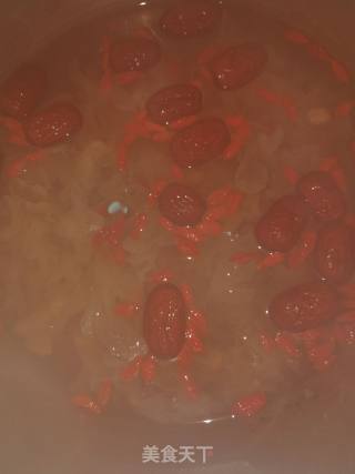 莲子银耳糖水的做法步骤：3