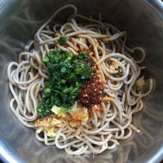 凉拌荞面饸饹的做法步骤：6