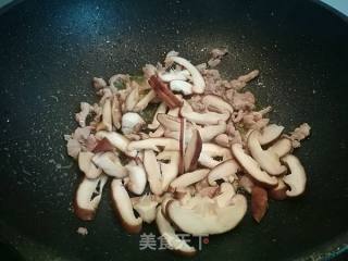 香菇炒萝卜丝的做法步骤：4