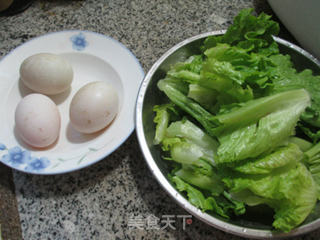生菜煮鸭蛋的做法步骤：1