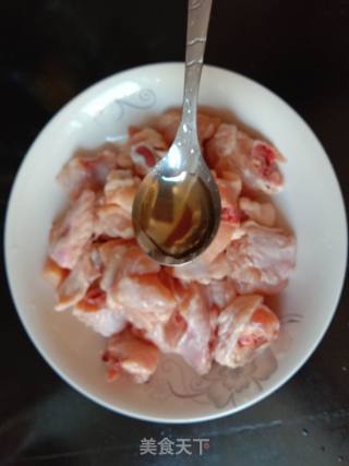 咖喱土豆鸡翅的做法步骤：3