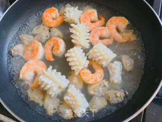 海鲜滑蛋炒河的做法步骤：10