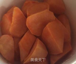 微波焖红薯的做法步骤：2