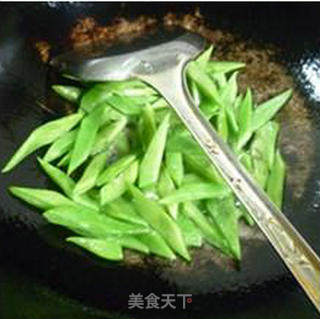 黄花菜油豆角炒香干的做法步骤：7