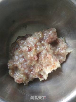 腊肉香菇锅贴饺子的做法步骤：1