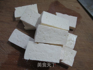 老豆腐烧鸡翅根的做法步骤：2