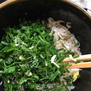 南瓜鸡蛋虾皮野葱盒子的做法步骤：16